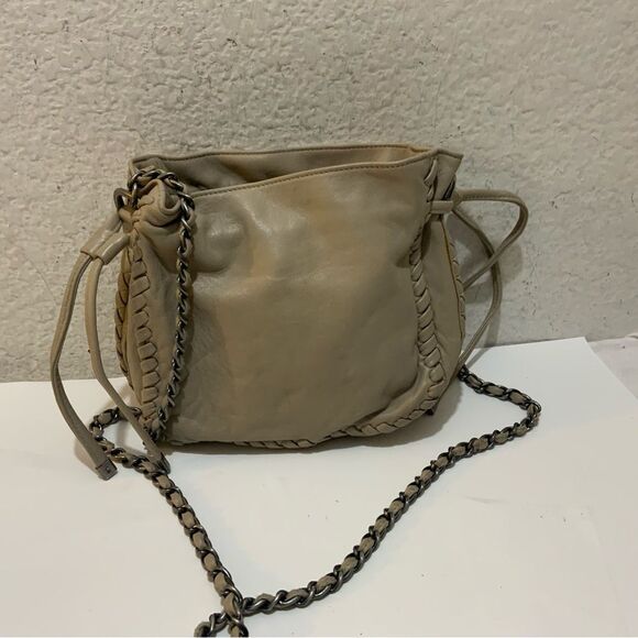 Elie Tahari leather Gray shoulder/crossbody bag snap closure - Picture 3 of 13